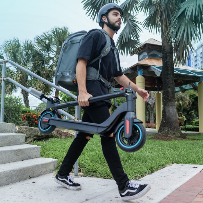 What's On SmooSat Foldable Electric Scooter